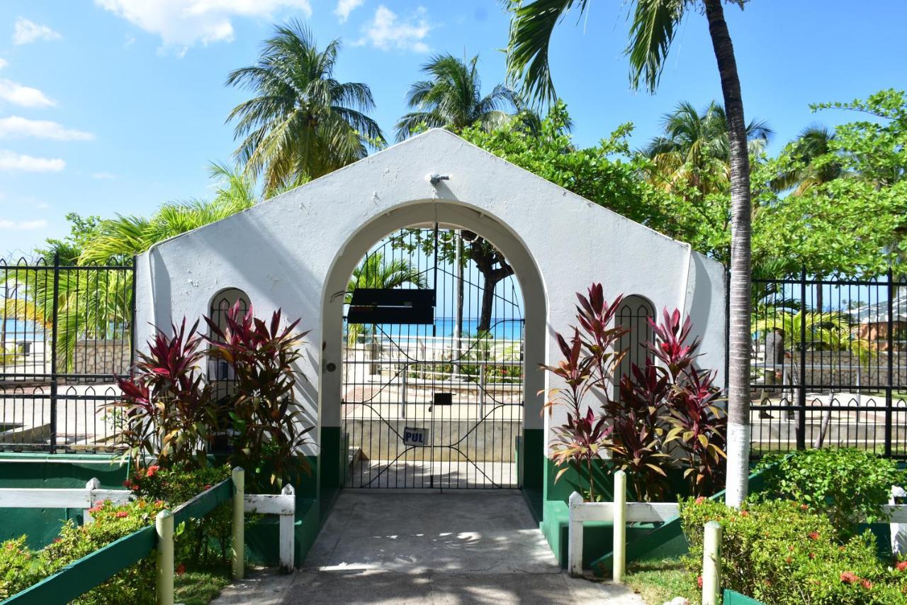 Czar'S Sanctuary- Apt B4 At Sandcastle Ocho Rios Exterior foto